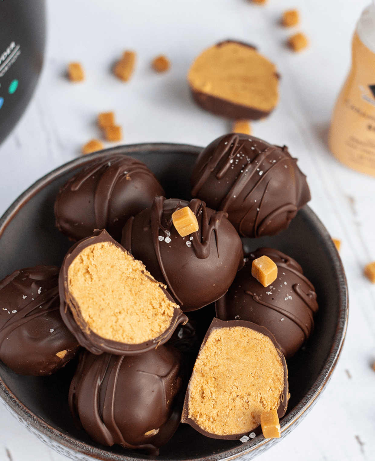 salted_caramel_protein_balls